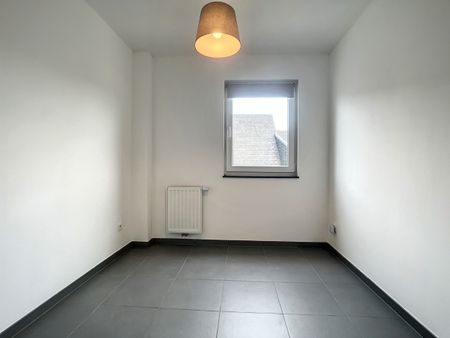 Appartement met 2 slaapkamers in het hart van Bastogne - Photo 3