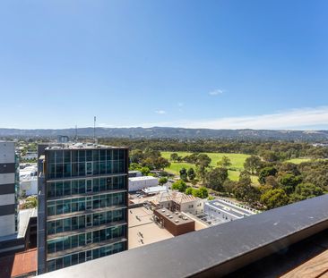 Ultra-chic city apartment with enviable views - Photo 5