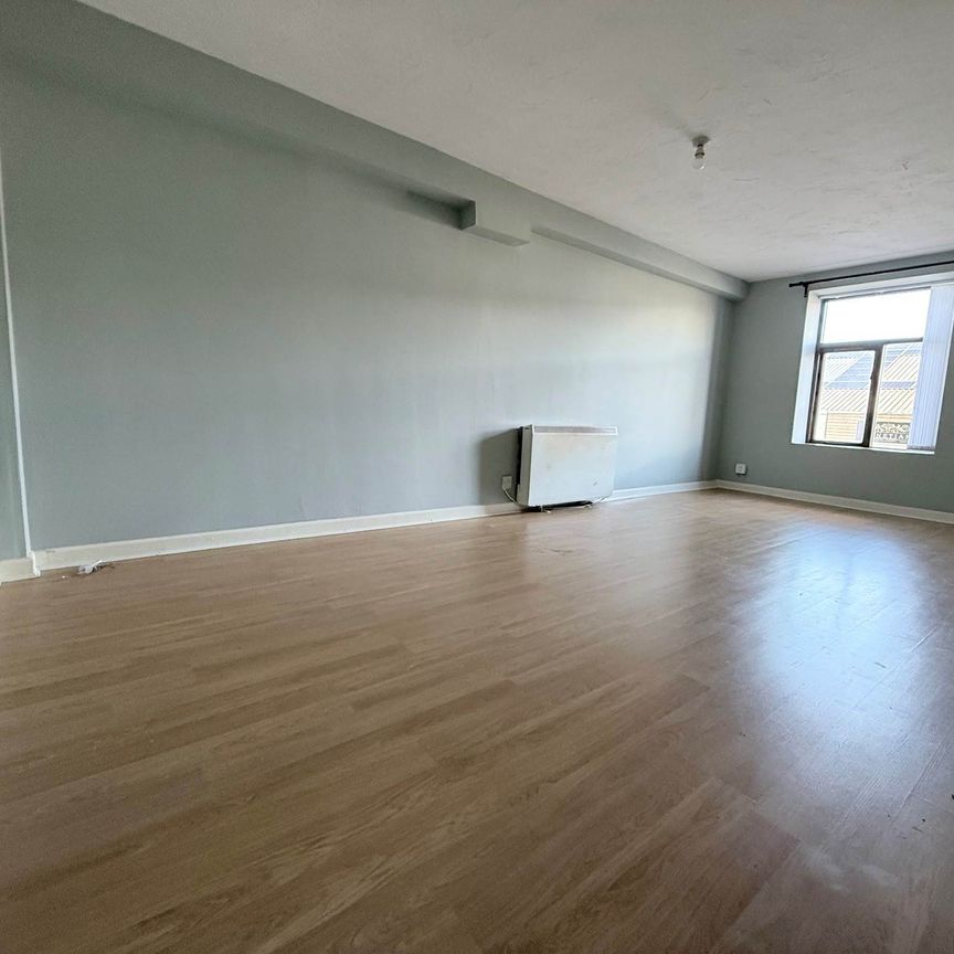Price £800 pcm - Available Now - Unfurnished - Photo 1