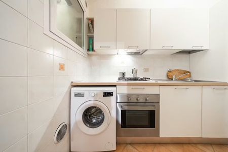 Via de Gombruti, Bologna, Emilia-Romagna 40123 - Photo 2