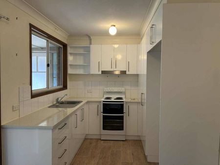 Tidy Three Bedroom in Oxley Vale - Photo 5