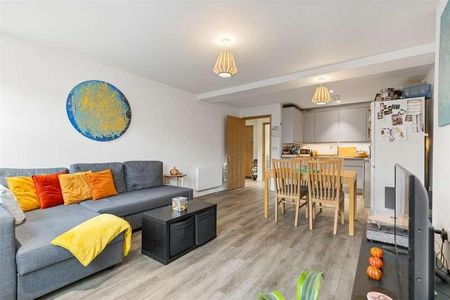 Finchley Road, NW3 - Photo 2