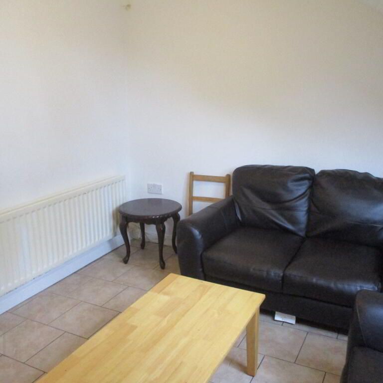 Great Location, 16c Rugby Avenue, Queens Quarter, Belfast, BT7 1RG - Photo 1