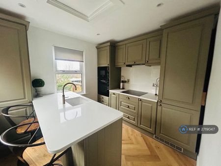 2 bedroom maisonette to rent - Photo 2