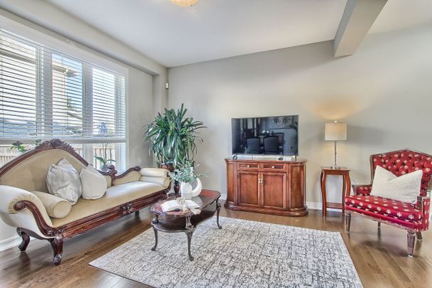 For Lease - 380 Lake Street Unit# 11, Grimsby, Ontario - Photo 1