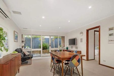 Glen Iris Leafy Street - Photo 3