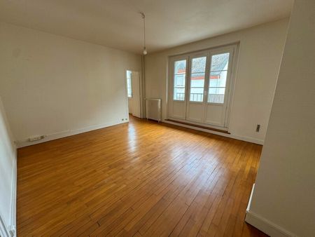 Location Appartement 4 pièces 77m² ORLEANS 45000 - Photo 3