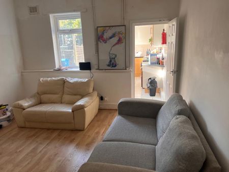 Room in a Shared House, Netherland, S10 - Photo 3