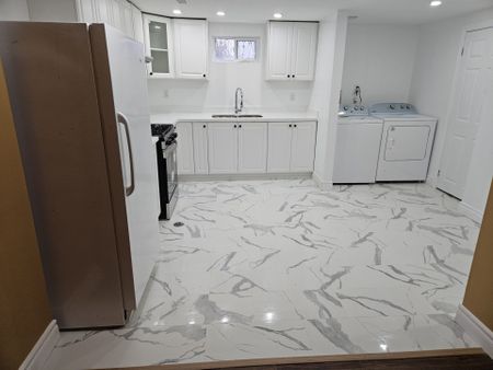 For Lease - 147 Fitzgibbon Avenue Unit# (Bsmt.), Toronto, Ontario - Photo 2