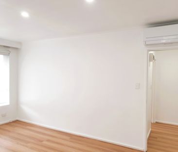 Light, Bright and Spacious One Bedroom Apartment on the First Floor - Photo 2