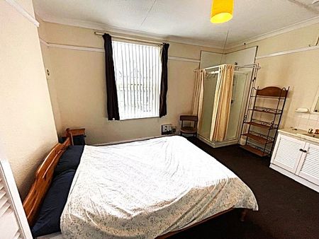Room in a Shared House, Yardley Road, B27 - Photo 3