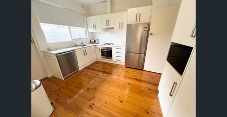 FURNISHED - Single Story Walk to The Bay - Photo 2