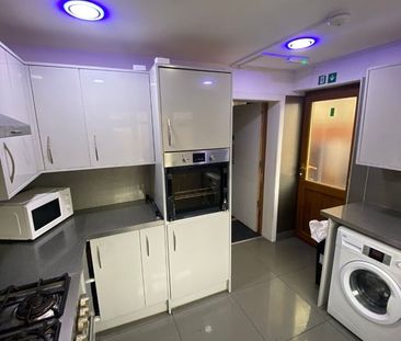 Room in a Shared House, Kenelm Road, B10 - Photo 6