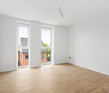 Nieuwbouwappartement met 2 slaapkamers terras en staanplaats - Photo 1