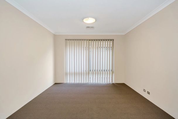 17 Harvey Crescent, - Photo 1