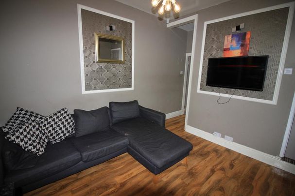 2 bedroom terraced house to rent - Photo 1