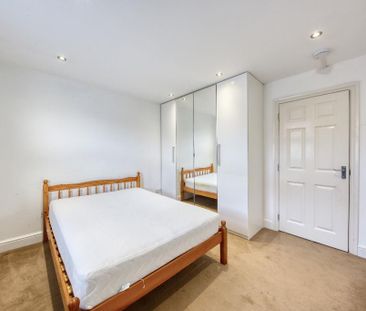 4 bedroom semi-detached house to rent - Photo 4