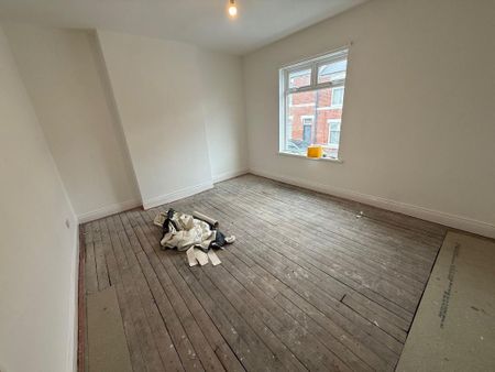 2 bedroom terraced house to rent - Photo 2