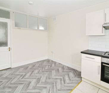 Limes Road, Croydon, CR0 2HF - Photo 2