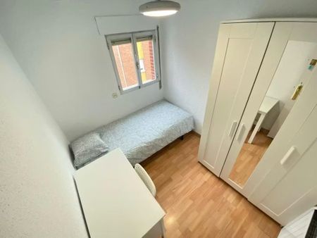 Calle de Orio, Madrid, Community of Madrid 28041 - Photo 4