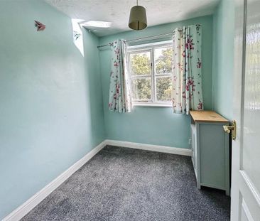 4 bedroom link detached house to rent - Photo 5