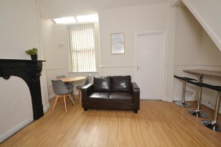 4 bedroom terraced house to rent - Photo 2