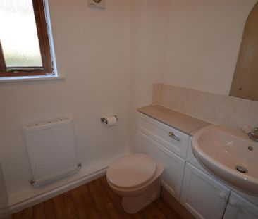 2 bedroom semi-detached bungalow to rent - Photo 5