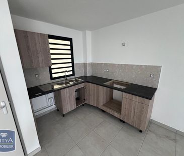 Location Appartement 3 pièces 61m² ST PIERRE 97410 - Photo 1