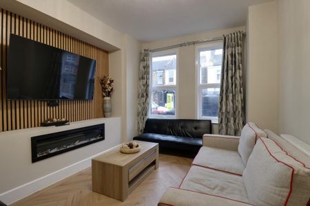 3 bedroom terraced house to rent - Photo 2