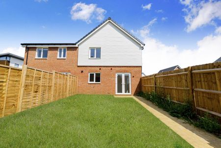 3 bedroom detached house to rent - Photo 2