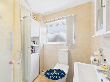 3 bedroom semi-detached house to rent - Photo 3