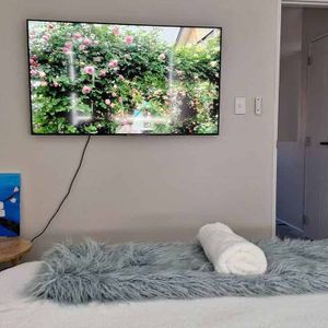 Stylish 3BR Townhouse in Hobsonville - Photo 2