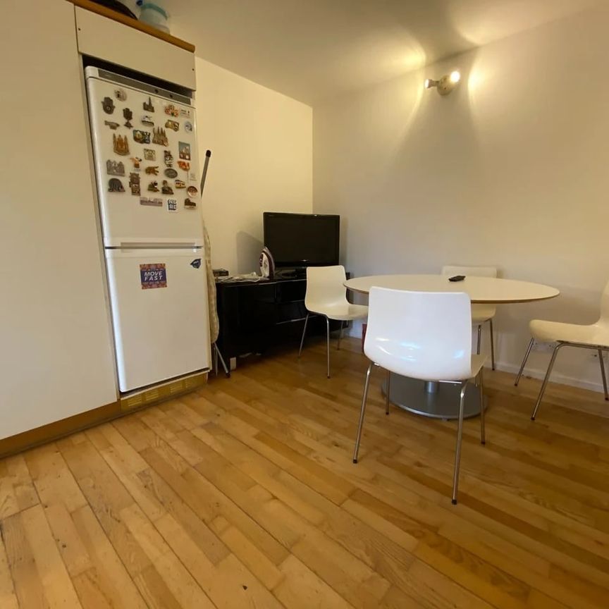 Room in a Shared House, Queen Of Denmark Court, SE16 - Photo 1