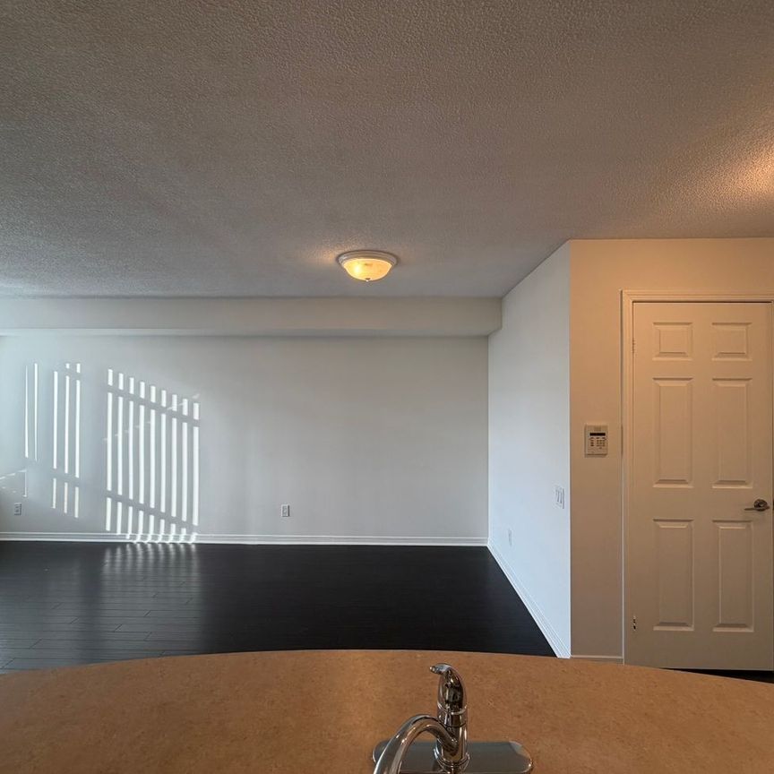 For Lease - 8 Hillcrest Avenue Unit# 1701, Toronto, Ontario - Photo 1
