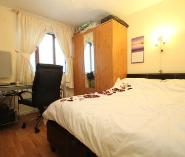 Perleybrooke Lane, Woking, Surrey, GU21 - Photo 3