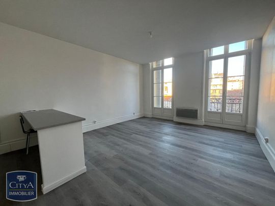 Location Appartement 3 pièces 92m² MARSEILLE 2ème - Photo 1