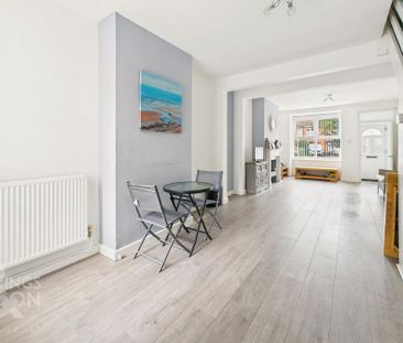 3 bedroom terraced house to rent - Photo 2