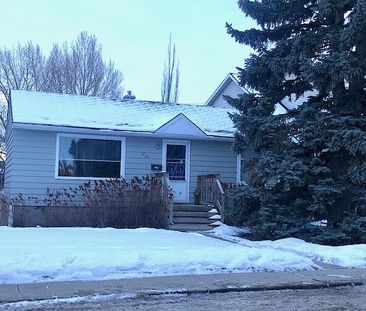 Well-maintained 2-bedroom bungalow in the quiet and desirable neigh... - Photo 3