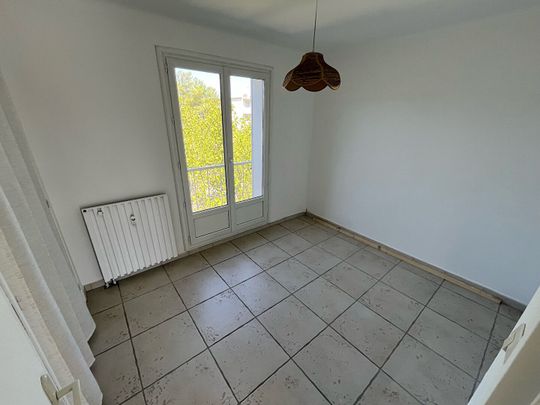 AIX SUD - T4 AVEC STATIONNEMENT PROCHE AUTOROUTES, - Photo 1