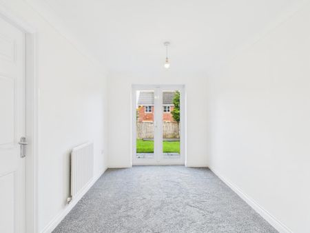 4 bedroom detached house to rent - Photo 2
