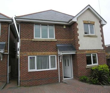 Bedroom Detached House In Winton, BH9 - Photo 3