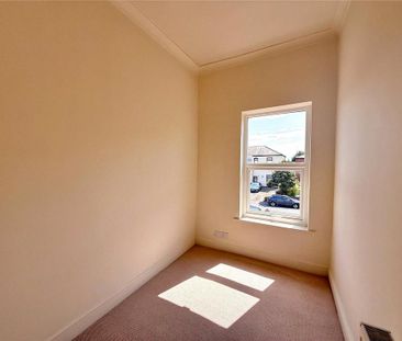 4 bedroom semi-detached house to rent - Photo 6