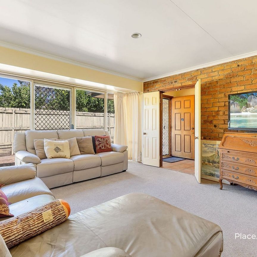 Relaxed Family Living in Prime Sunnybank Hills Pocket - Photo 1
