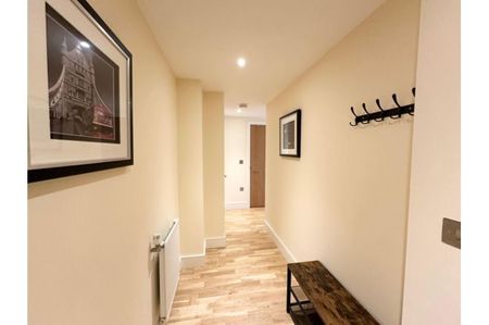 2 bedroom flat - Photo 4