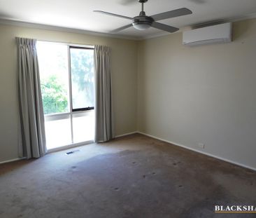 7 Clement Place, Macgregor ACT 2615 - House For Rent | Domain - Photo 4