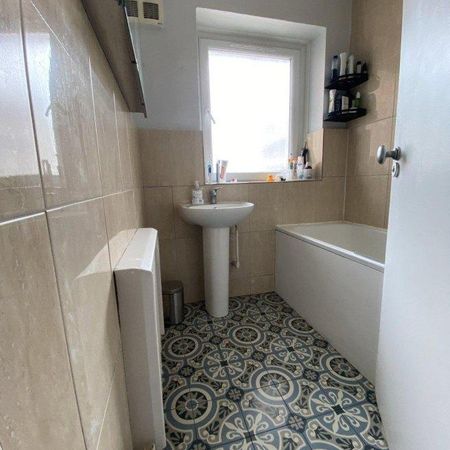 4 bedroom flat to rent - Photo 3