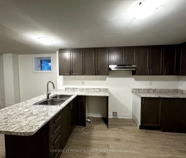 Detached Home For Lease | S8109916 - Photo 2