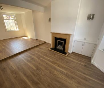 Available 2 Bed House - terraced - Photo 1