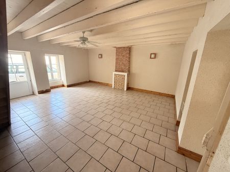 Location Maison 5 pièces 134m² ST AIGNAN GRANDLIEU 44860 - Photo 2