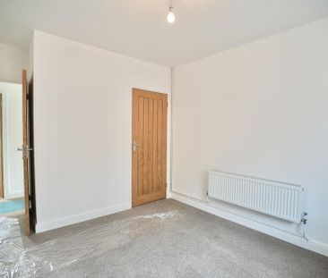 3 bedroom detached bungalow to rent - Photo 4